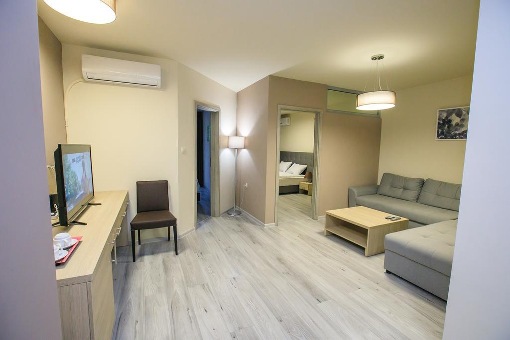 Apartments Kim サンダンスキ エクステリア 写真